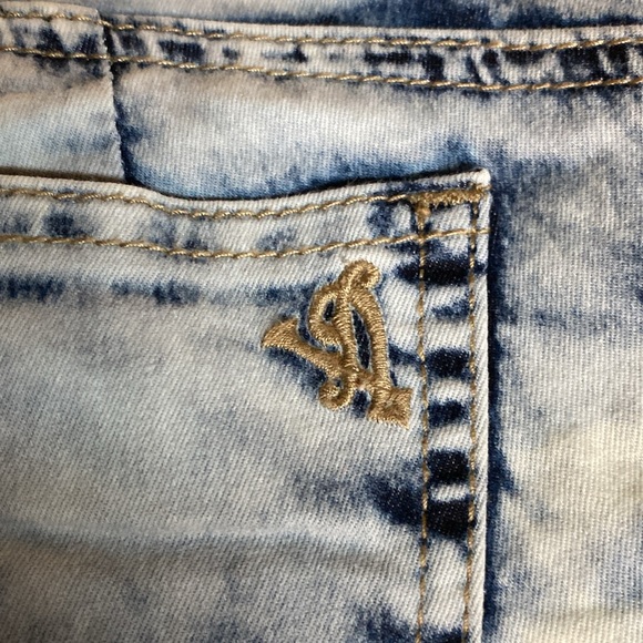 VIP Jeans - Picture 2 of 9